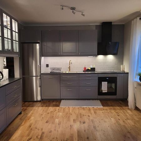 Lovely, Spacious Apartment With Free Parking Sandviken Exteriér fotografie
